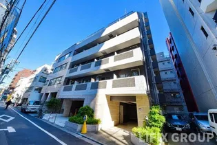 ラグジュアリーアパートメント本郷【3階】の外観