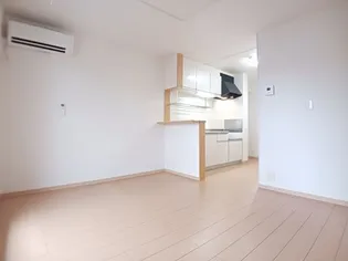 ロザージュ【2階】の居間