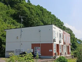 新潟県南魚沼市東泉田【アパート】の外観