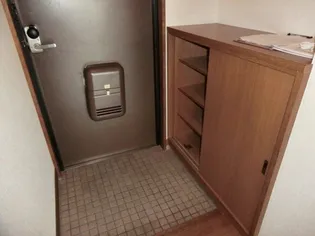 大通りハイツ【9階】の玄関