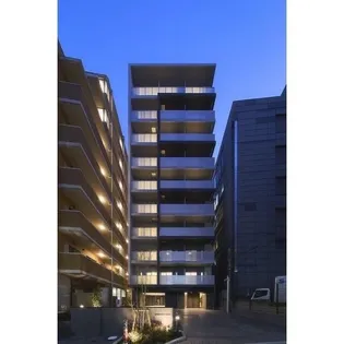 東京都新宿区市谷本村町【マンション】の外観