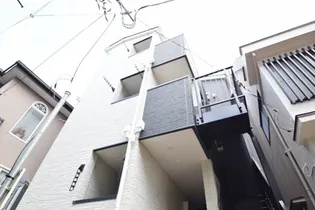 DEN新子安【3階】の外観