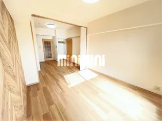 シティビラ中浜田【3階】の居間