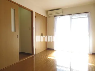 Rハウス仏生寺の居間