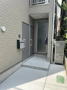 カーサ中野新橋【3階】の玄関