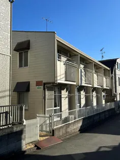 ゼルコーヴァ【2階】の外観