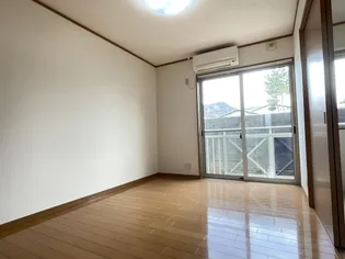 メゾン・ド・ベル【1階】の居間