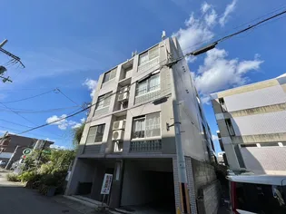 スタジオ-ネ桂【3階】の外観