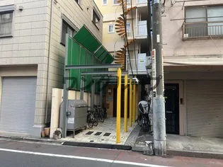 上野イースト【3階】の外観