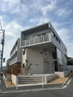 三軒茶屋レジデンス【2階】の外観