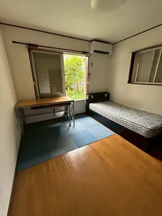 スチューデント コンドミニアム【1階】の居間