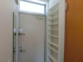 フローラ2【1階】の玄関