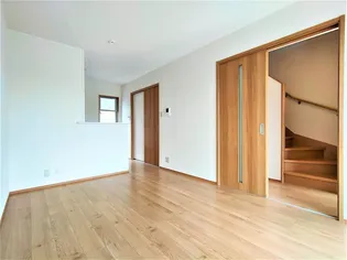 ポポラーレ(Popolare)IIの居間