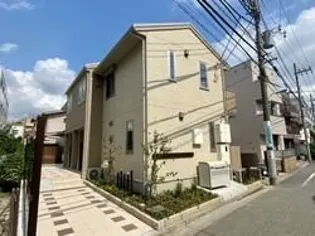 アリドゥリア都立大学(アリドゥリアトリツダイガク)の外観