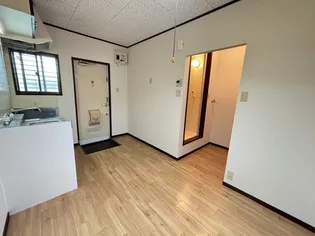 ファミーユ江戸橋【2階】の居間