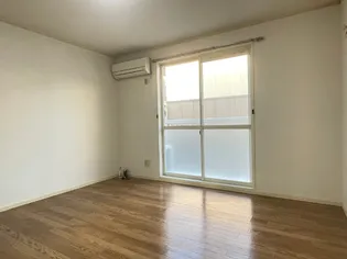 上六ハイツ【2階】の居間