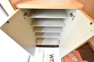 メゾネットみなみの玄関