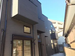 メゾン・ド・カルレ高幡不動【1階】の外観