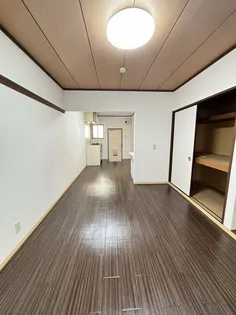 ファミーユ江戸橋【1階】の居間