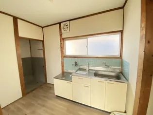 三喜荘【2階】の居間