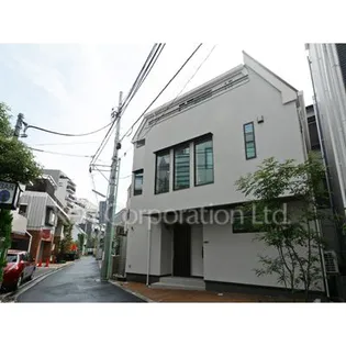 東京都港区南青山4【一戸建】の外観