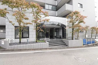 東京都多摩市馬引沢2【マンション】の外観