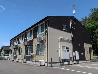 新潟県新発田市本町1【アパート】の外観