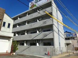 High Jump【1階】の外観