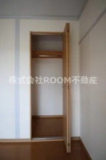 リ・バースコート宮丸【3階】の内装