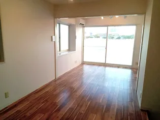 ソレイユ高美【1階】の居間