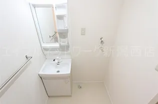 ローレル寺尾の内装