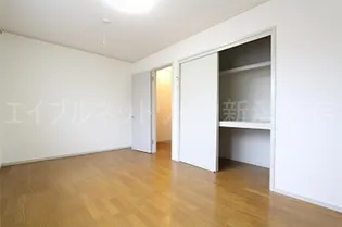 ローレル寺尾の内装