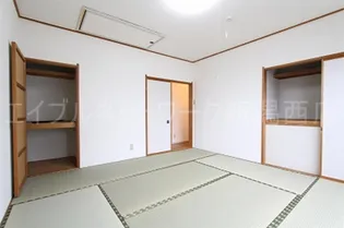 ローレル寺尾の内装