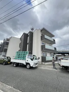 F asecia content【3階】の外観