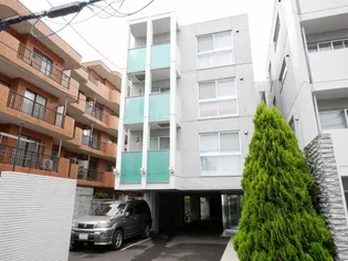 プロヴィデンス宮の森の画像