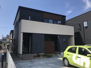 CREST COURTの画像