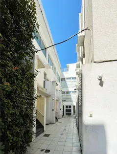 サンフェル神宮前【1階】の外観