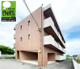 ブライト川内の画像