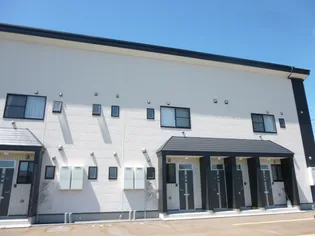 山形県米沢市窪田町小瀬【アパート】の外観