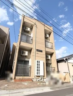 ドゥマンベルIII【1階】の外観