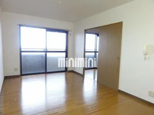 ミレニアムヒル垂坂【5階】の居間