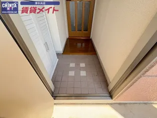 ラメールI【2階】の玄関