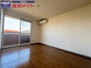 ラメールI【2階】の居間