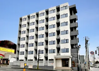 J-012の外観