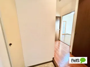 ドリームK&T【3階】の玄関