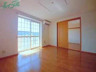 ファミール笹川【1階】の居間