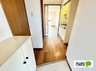 ラミューズ伏見台【3階】の玄関