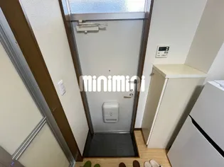 秋広コーポB【1階】の玄関