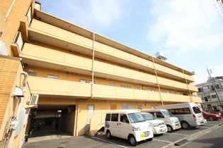 秋山ビルの画像