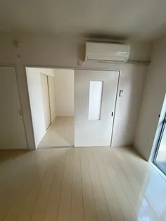 ファーストライフII【2階】の居間